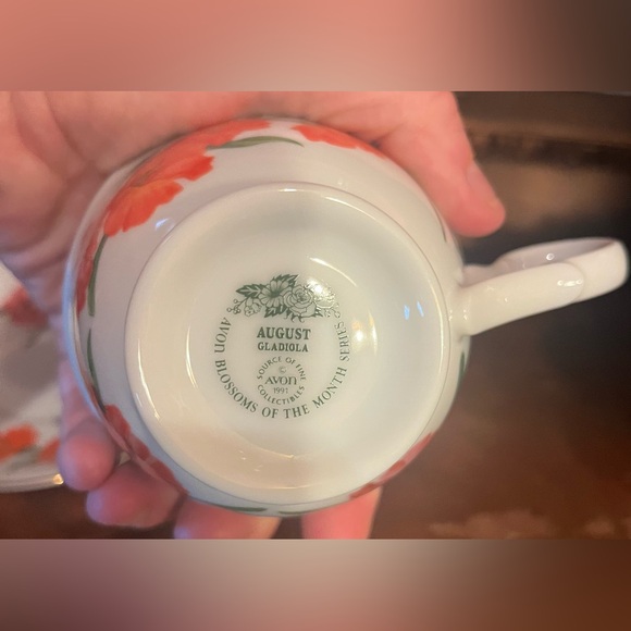 AUGUST Vintage AVON ‘Blossoms Of The Month’ August Gladiola 1991 Cup & Saucer - Picture 2 of 10